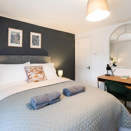 Stunning 2-Bedroom Home In City Centre With Wi-Fi! 로열턴브리지웰즈 외부 사진