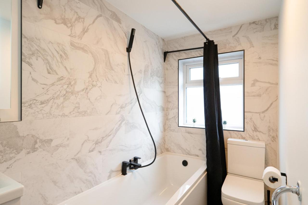 Stunning 2-Bedroom Home In City Centre With Wi-Fi! 로열턴브리지웰즈 외부 사진