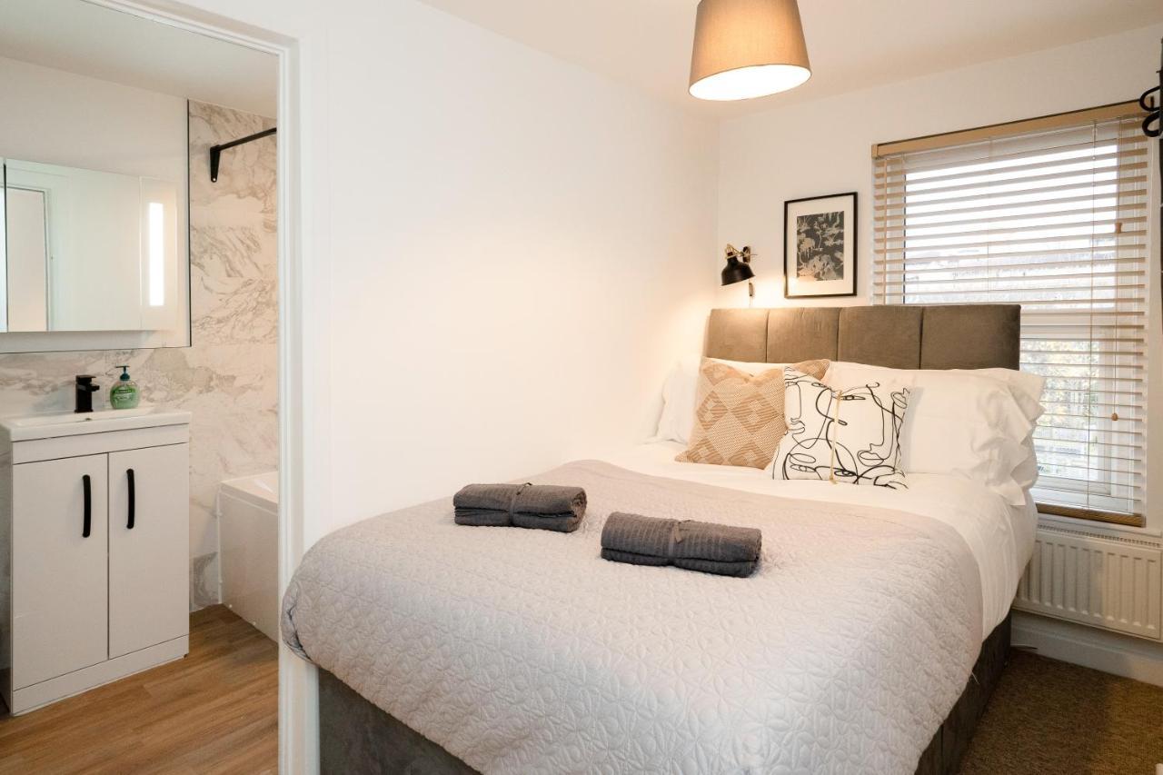Stunning 2-Bedroom Home In City Centre With Wi-Fi! 로열턴브리지웰즈 외부 사진