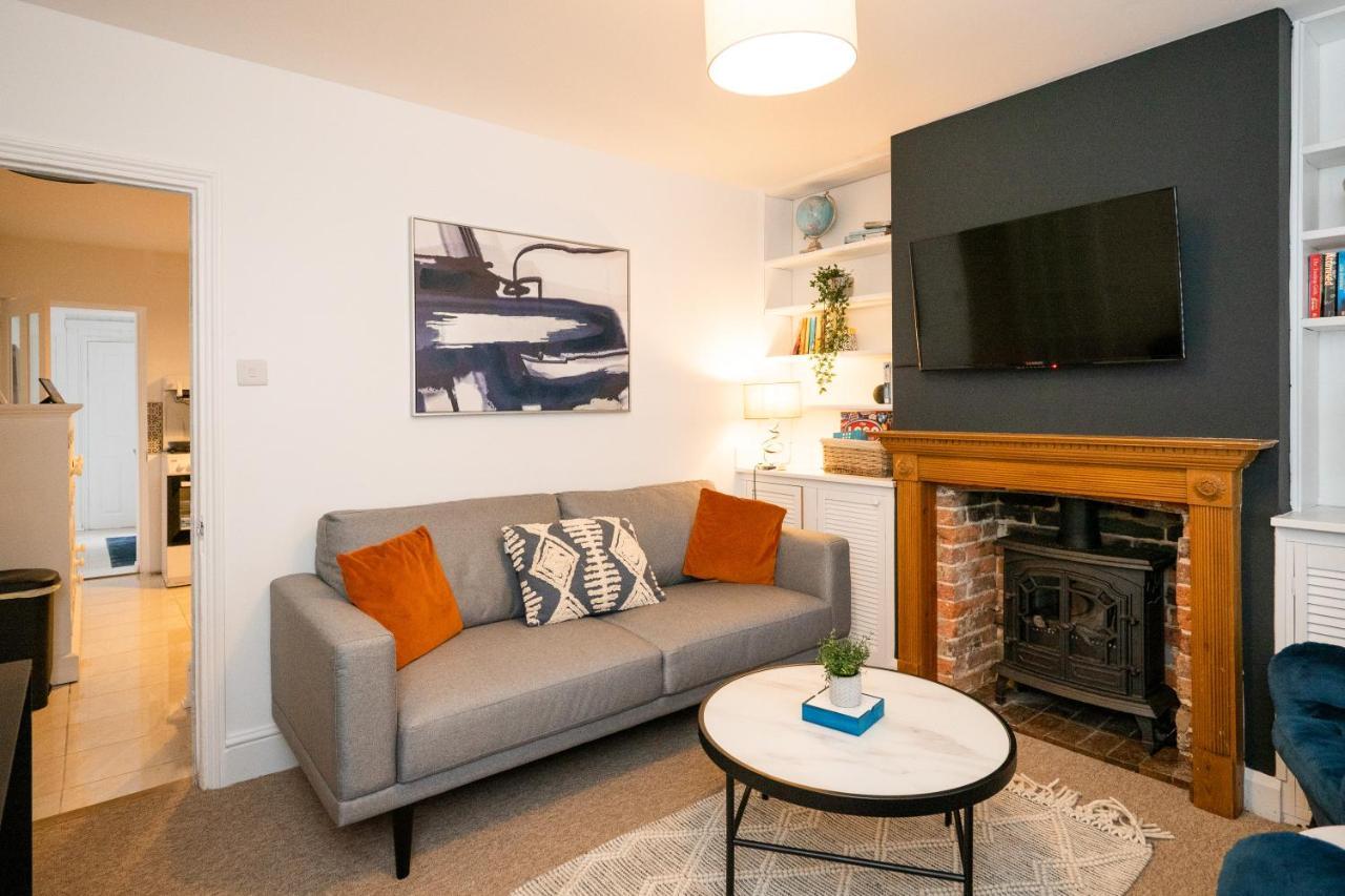 Stunning 2-Bedroom Home In City Centre With Wi-Fi! 로열턴브리지웰즈 외부 사진